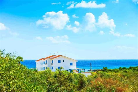 Living In Cyprus: Essential Expat Guide 2024.